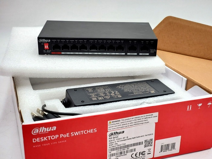 سوئیچ شبکه 10 پورت داهوا مدل DH-PFS3010-8ET-96 دارای آداپتور همراه است.